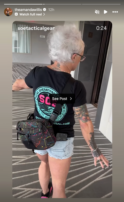 Tiff/Pink Round Logo T shirt PRESALE